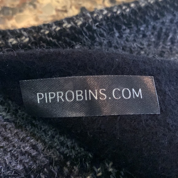 Pip Robins Snap Cowl Scarf - Picture 4 of 4